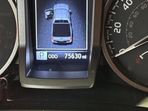 Used 2023 Toyota Tacoma TRD Sport w/ Black Out Package (TMS) image 20