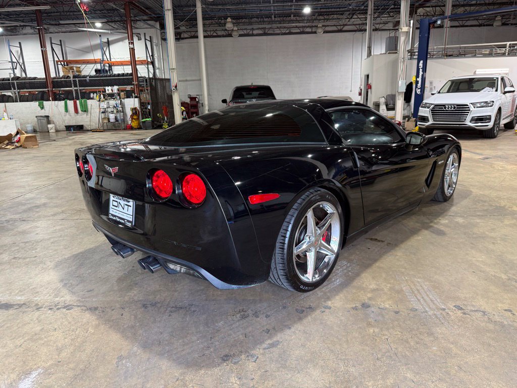 Used 2005 Chevrolet Corvette Coupe w/ Preferred Equipment Group RWD image 7