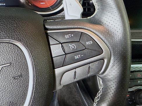 Used 2016 Dodge Challenger SRT Hellcat image 15