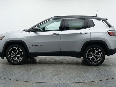 Used 2025 Jeep Compass Limited image 5