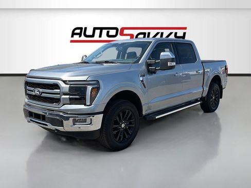 Used 2025 Ford F150 Lariat w/ Equipment Group 501A Mid AWD/4WD image 3