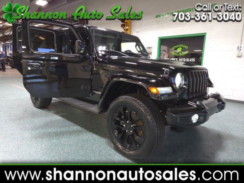 Used 2021 Jeep Wrangler Unlimited Sahara AWD/4WD image 1