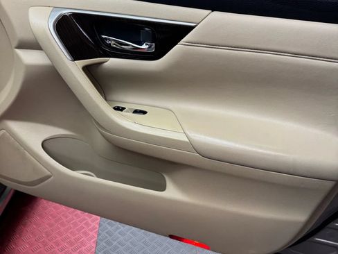 Used 2015 Nissan Altima 2.5 SL w/ Technology Package FWD image 23