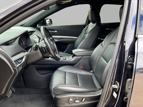 Used 2023 Cadillac XT4 Premium Luxury FWD image 7