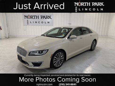 Used 2018 Lincoln MKZ Premiere image 1