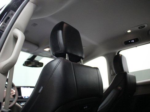 Used 2024 Chrysler Pacifica Touring-L FWD image 27