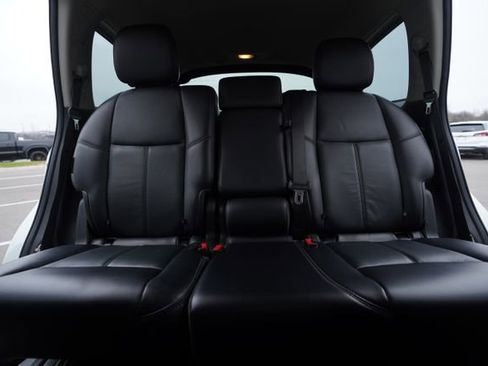 Used 2018 Nissan Pathfinder SL w/ Midnight Edition Package image 32