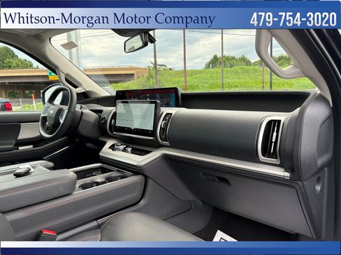 Used 2025 Ford Expedition Max Active AWD/4WD image 12