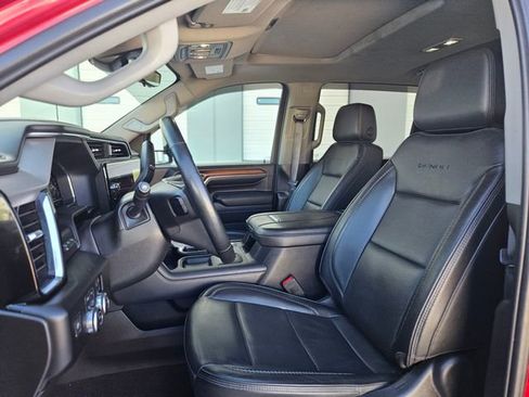 Used 2024 GMC Sierra 3500 Denali w/ Technology Package image 13