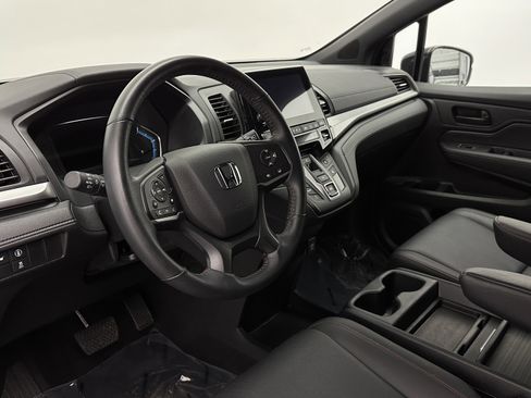 Used 2024 Honda Odyssey Sport image 8