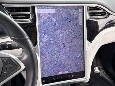 Used 2018 Tesla Model X 75D image 14