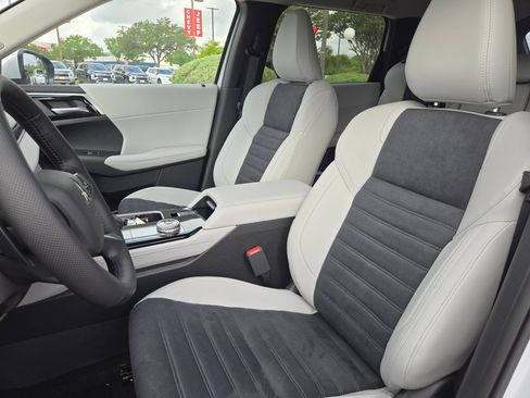 New 2026 Mitsubishi Outlander SE FWD image 10
