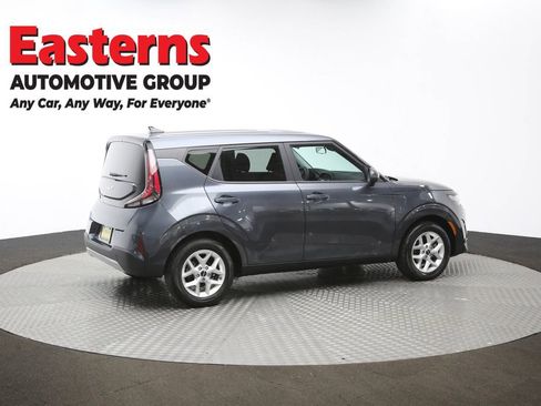Used 2023 Kia Soul LX w/ LX Technology Package FWD image 42
