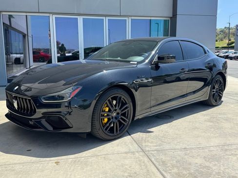 Certified 2023 Maserati Ghibli Modena RWD image 4