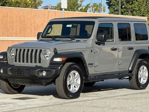 Used 2022 Jeep Wrangler Unlimited Sport w/ Sun And Sound Package image 8