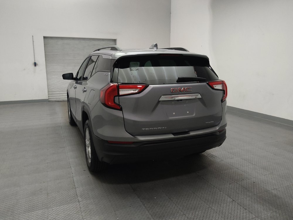 Used 2024 GMC Terrain SLE w/ Driver Convenience Package AWD/4WD image 6