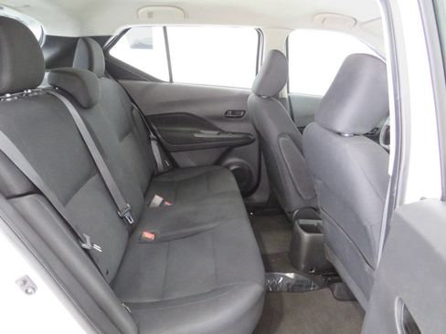 Used 2023 Nissan Kicks S image 12