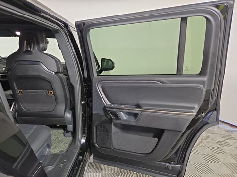 Used 2023 Rivian R1S Launch Edition AWD/4WD image 19