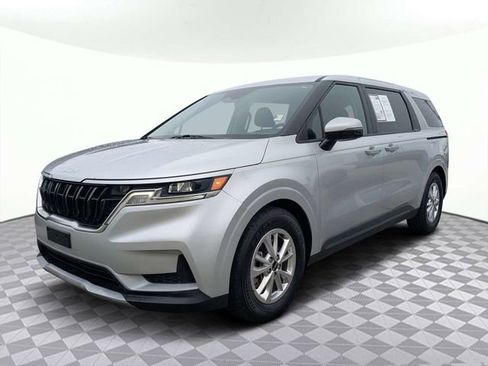Used 2023 Kia Carnival LX FWD image 7