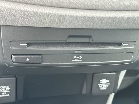 Used 2018 Honda Odyssey Elite image 31