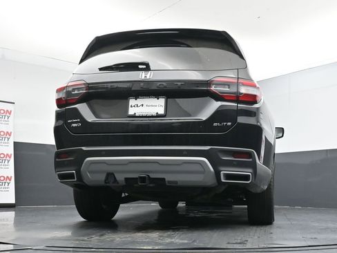 Used 2023 Honda Pilot Elite image 45