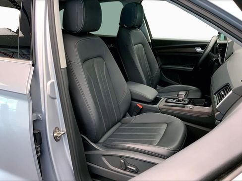 Used 2021 Audi Q5 2.0T Premium Plus w/ Premium Plus Package AWD/4WD image 9