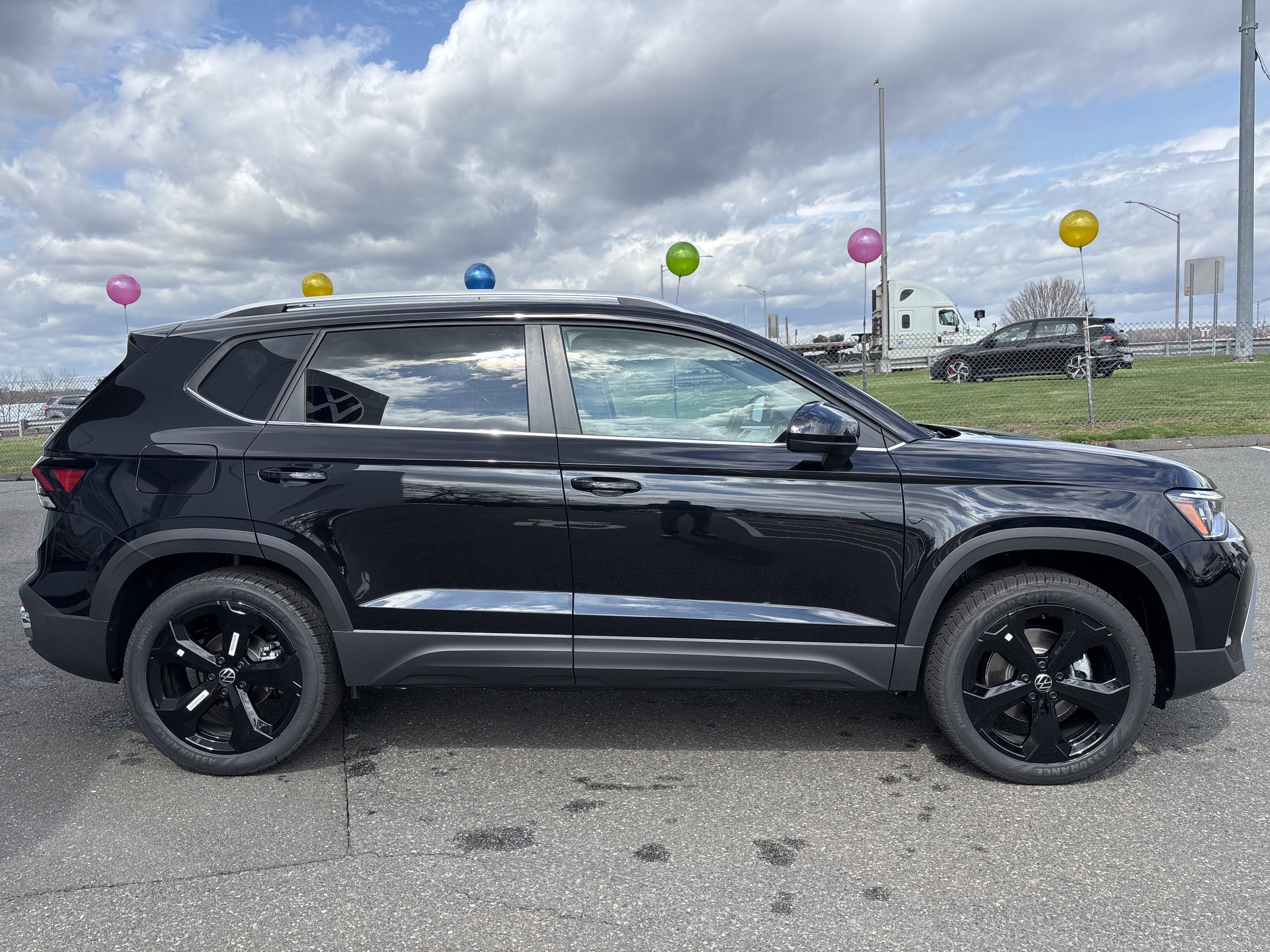 New 2026 Volkswagen Taos SEL AWD/4WD image 6