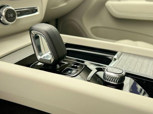 New 2025 Volvo XC60 T8 Plus w/ Protection Package Premier image 21