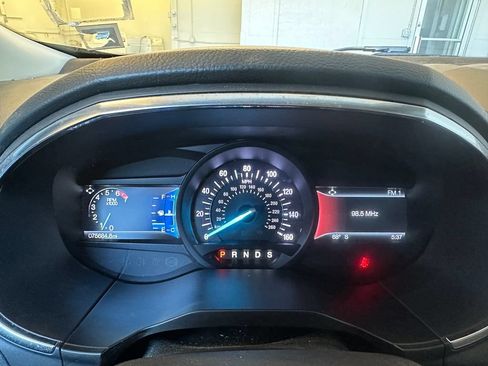 Used 2019 Ford Edge Titanium w/ Cold Weather Package AWD/4WD image 18
