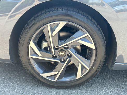 Used 2025 Hyundai Elantra SEL FWD image 10