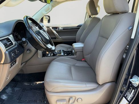 Used 2020 Lexus GX 460 Premium w/ Premium Package AWD/4WD image 16