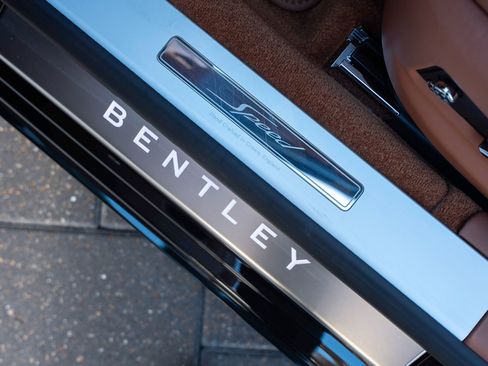 Used 2025 Bentley Flying Spur Plug-In Hybrid AWD/4WD image 18