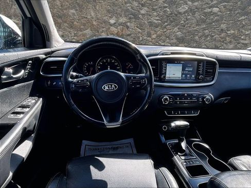 Used 2016 Kia Sorento SX image 5