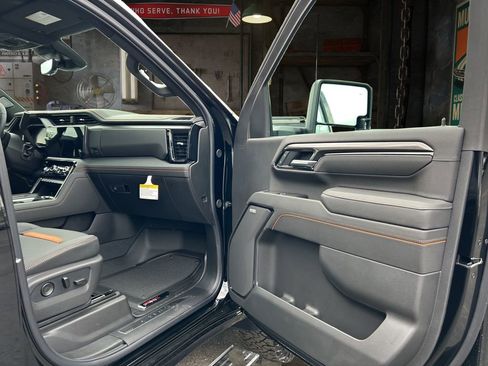 New 2026 GMC Sierra 2500 AT4 w/ AT4 Premium Plus Package AWD/4WD image 17