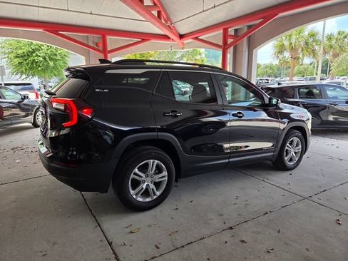 Used 2023 GMC Terrain SLE w/ Driver Convenience Package FWD image 12