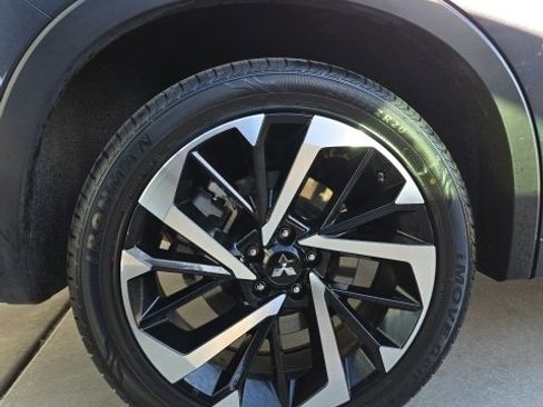 Used 2024 Mitsubishi Outlander 4WD Plug-In Hybrid image 25