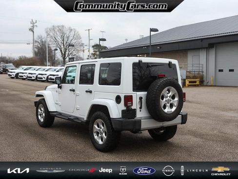 Used 2013 Jeep Wrangler Unlimited Sahara w/ Connectivity Group image 5