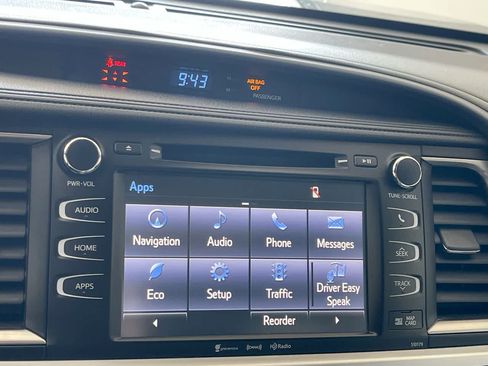 Used 2018 Toyota Highlander XLE AWD/4WD image 16