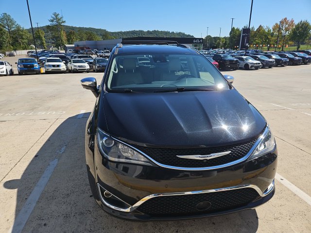 Used 2017 Chrysler Pacifica Limited FWD image 26