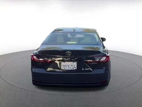 Used 2025 Toyota Camry LE image 12