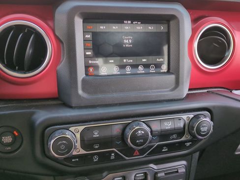 Used 2021 Jeep Wrangler Rubicon image 18