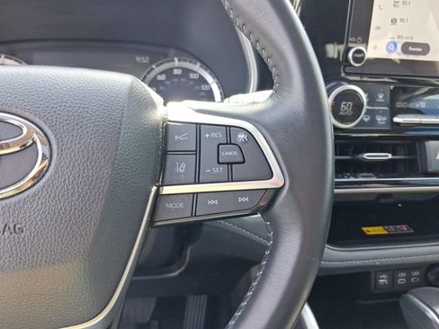 Used 2026 Toyota Highlander XLE AWD/4WD image 19
