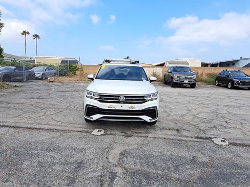 Used 2023 Volkswagen Tiguan SEL R-Line AWD/4WD image 2