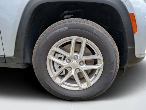 New 2025 Jeep Grand Cherokee L Laredo RWD image 10