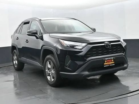 Used 2024 Toyota RAV4 XLE FWD image 2