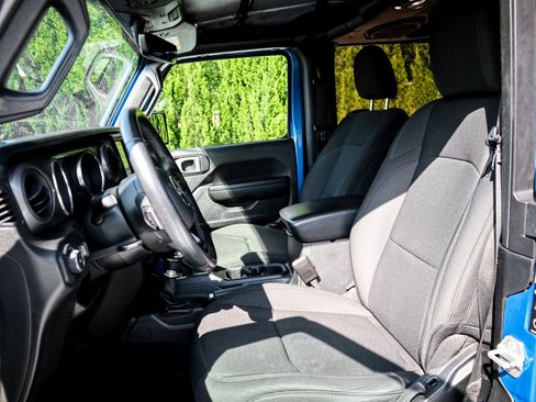 Used 2021 Jeep Wrangler Sport AWD/4WD image 7