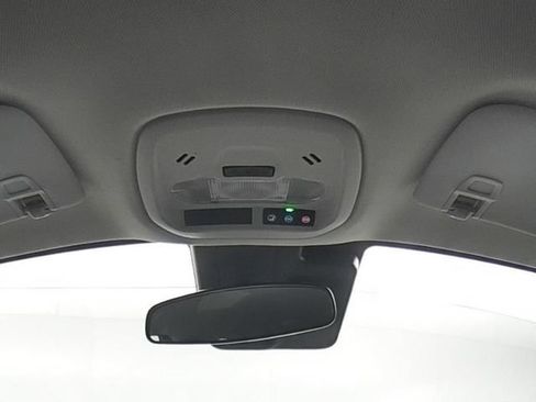 Used 2025 Chevrolet Trax LT w/ LT Convenience Package FWD image 29