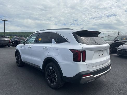Certified 2024 Kia Sorento S AWD/4WD image 5