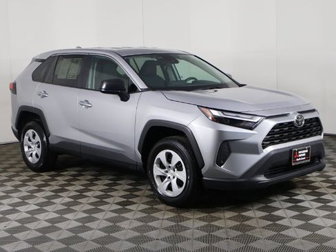 Used 2024 Toyota RAV4 LE image 39