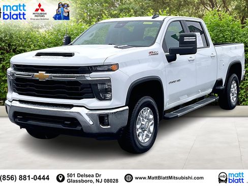 Used 2024 Chevrolet Silverado 2500 LT image 1